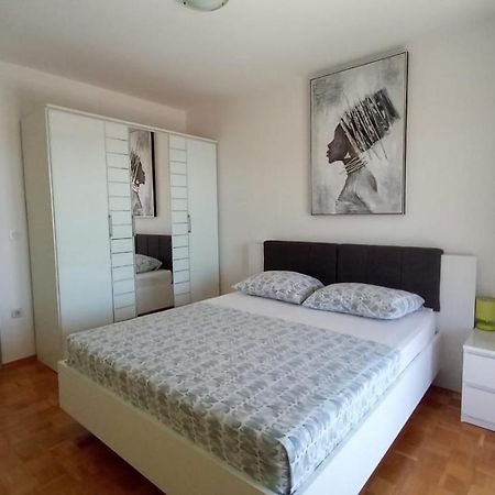 Apartman Marta โปดสตรานา ภายนอก รูปภาพ