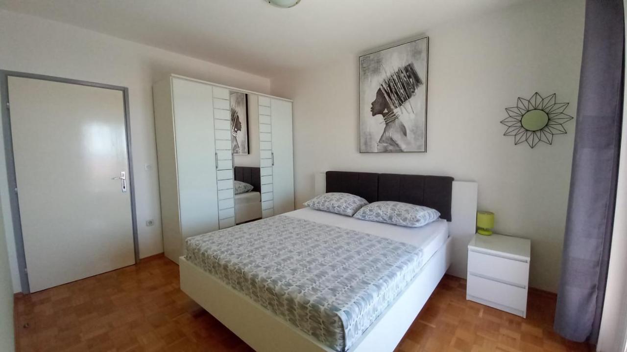 Apartman Marta โปดสตรานา ภายนอก รูปภาพ