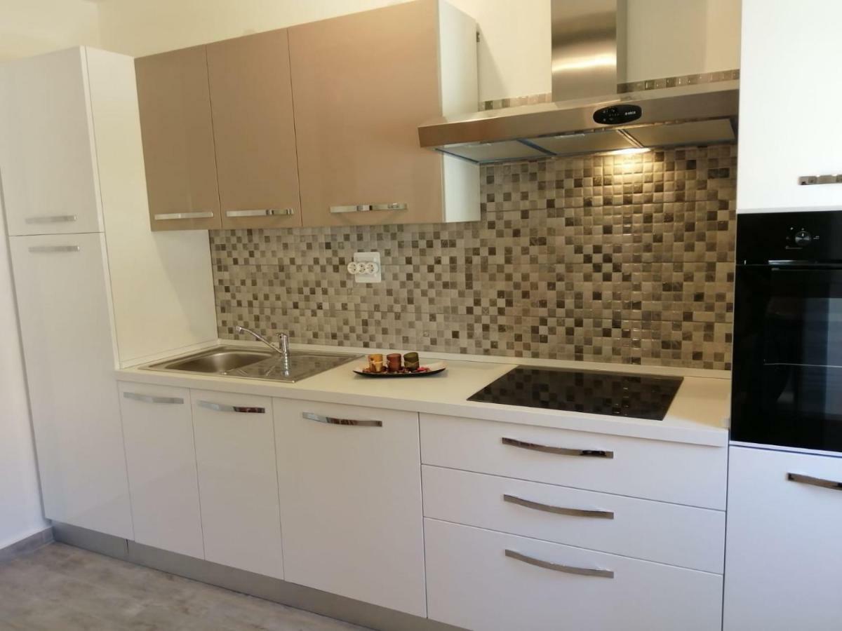 Apartman Marta โปดสตรานา ภายนอก รูปภาพ