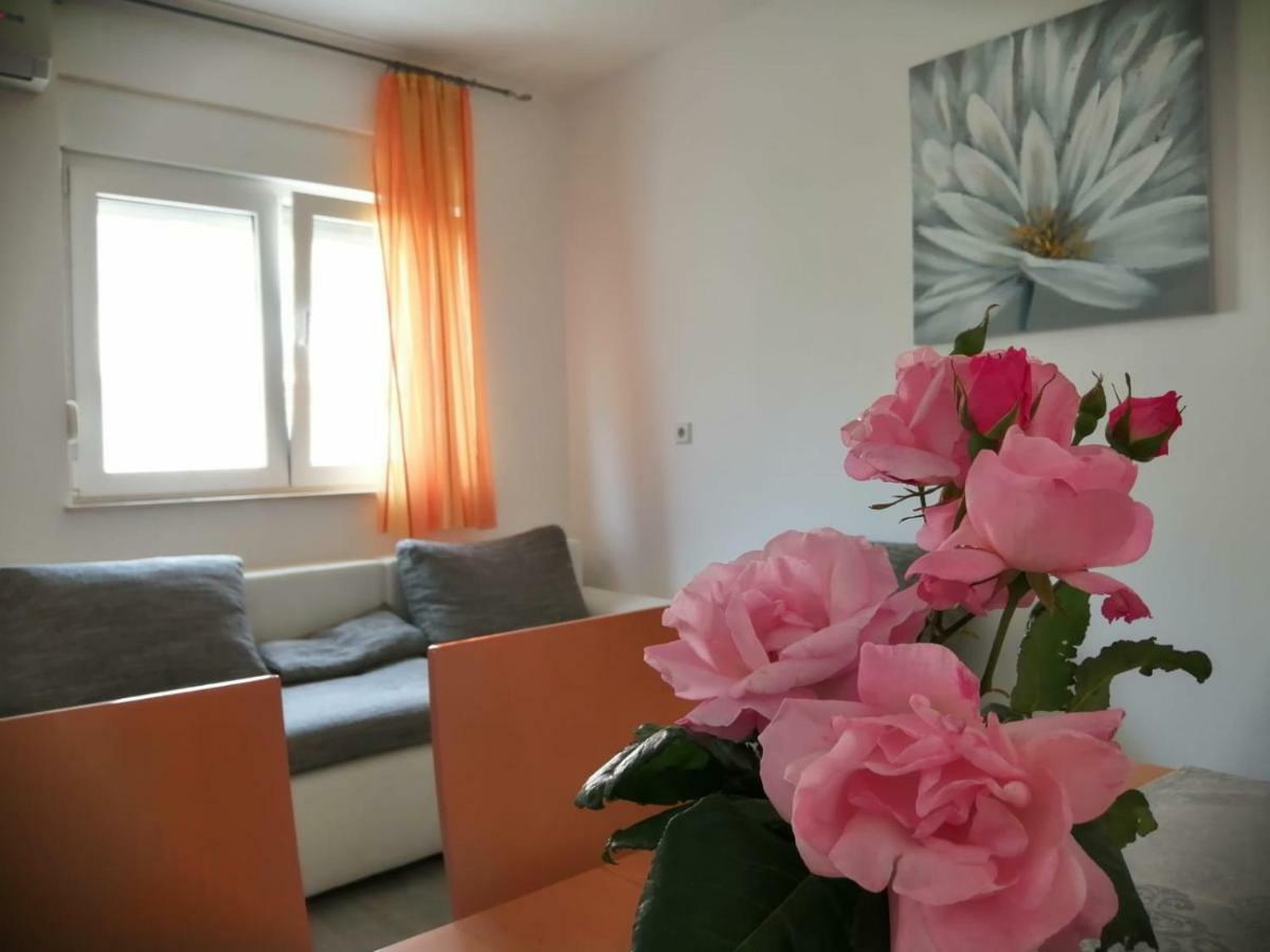 Apartman Marta โปดสตรานา ภายนอก รูปภาพ