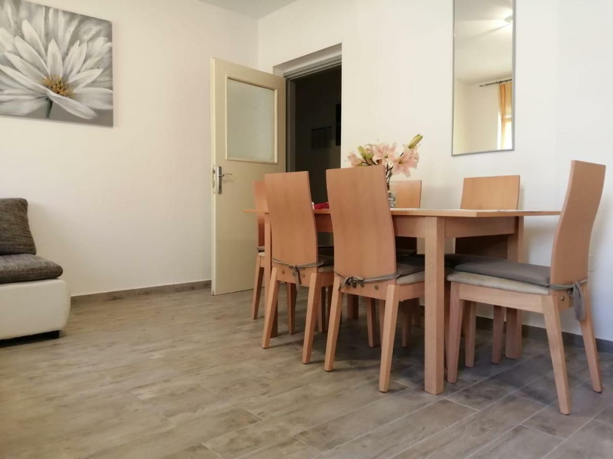 Apartman Marta โปดสตรานา ภายนอก รูปภาพ